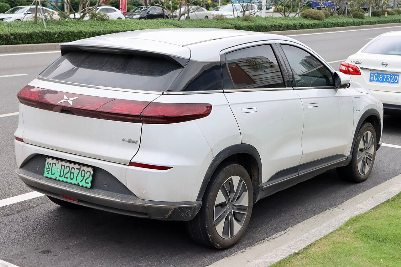 XPeng G3i Сзади