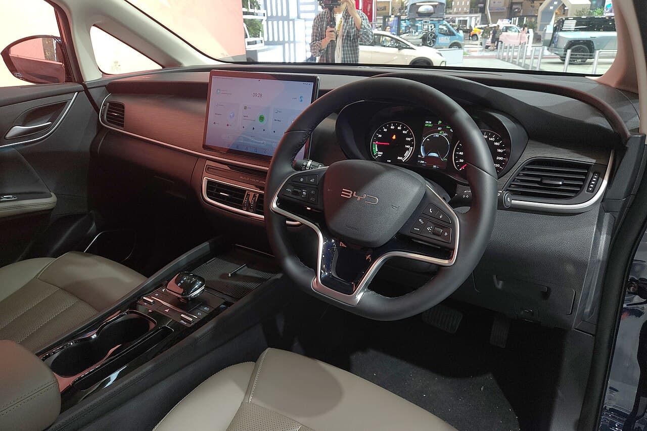 BYD M6 Interior