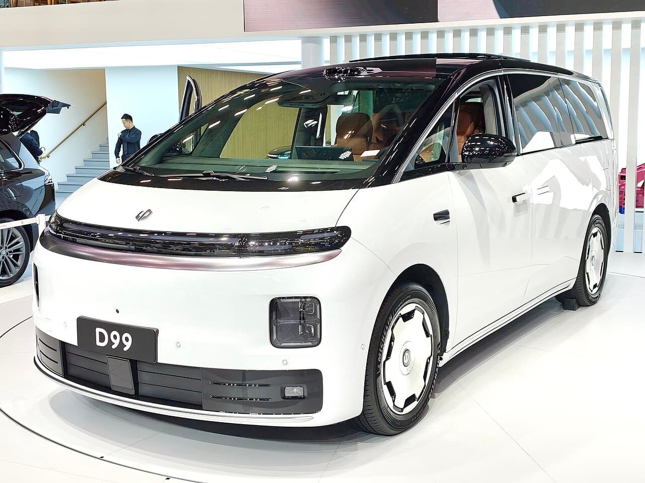 Leapmotor D99 الأمام