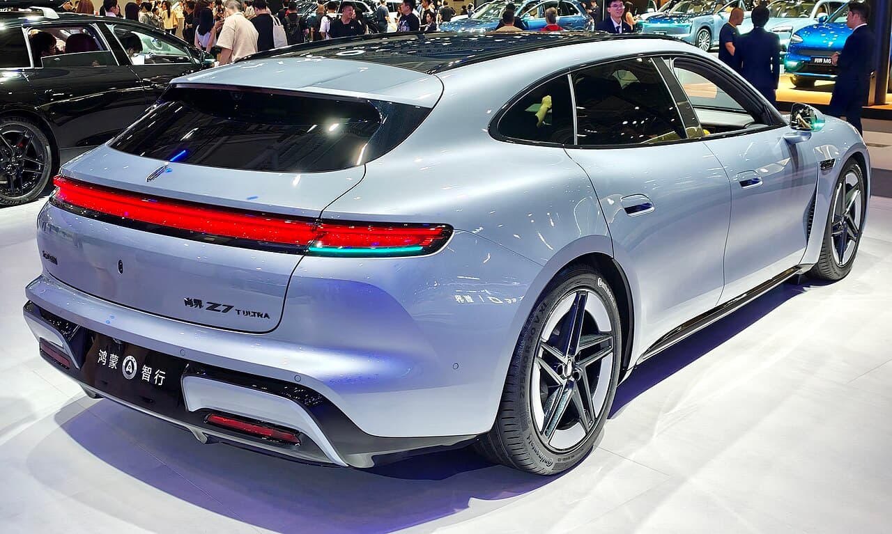 Shangjie Z7T الخلف