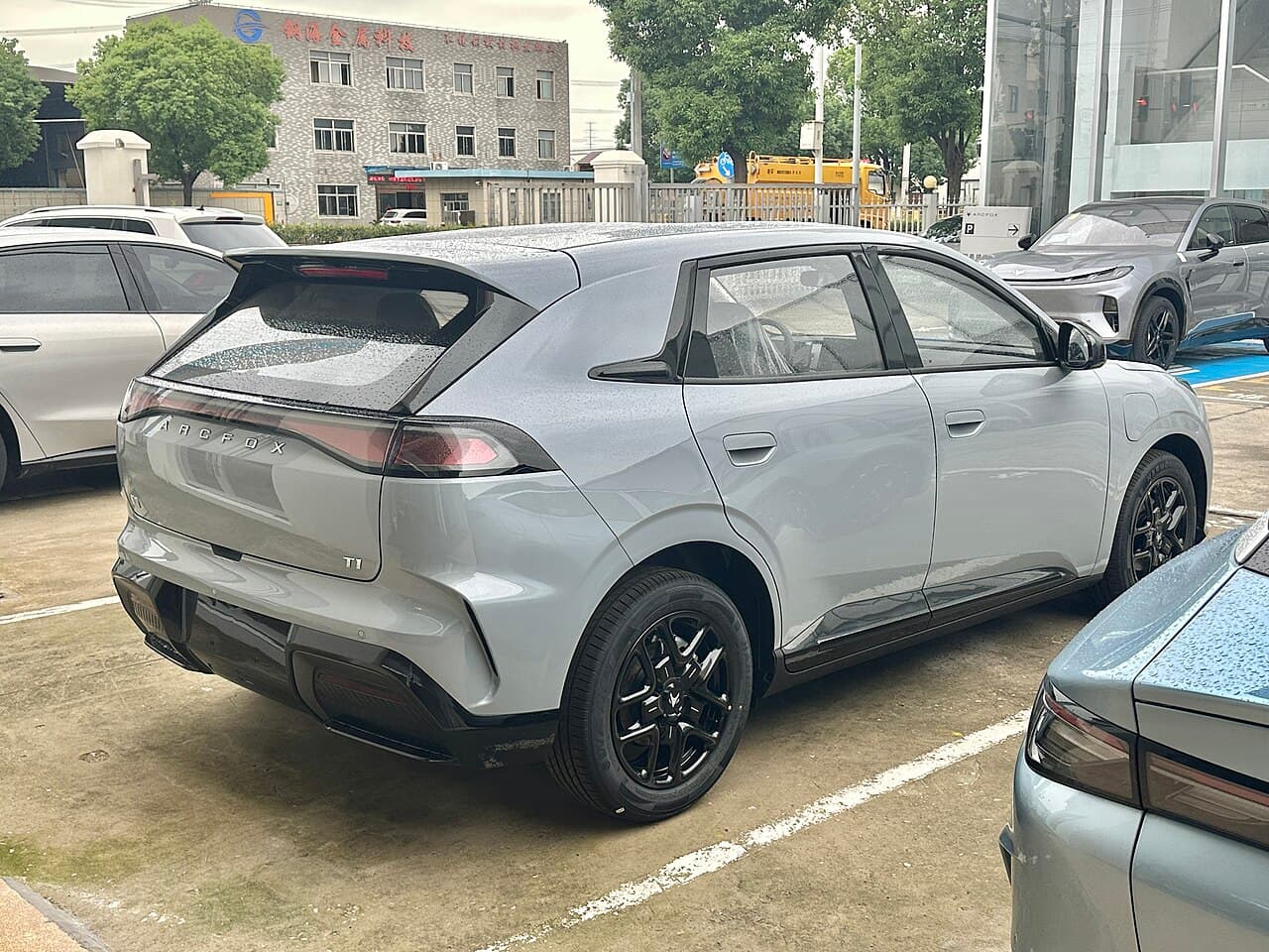 Arcfox T1 Arrière