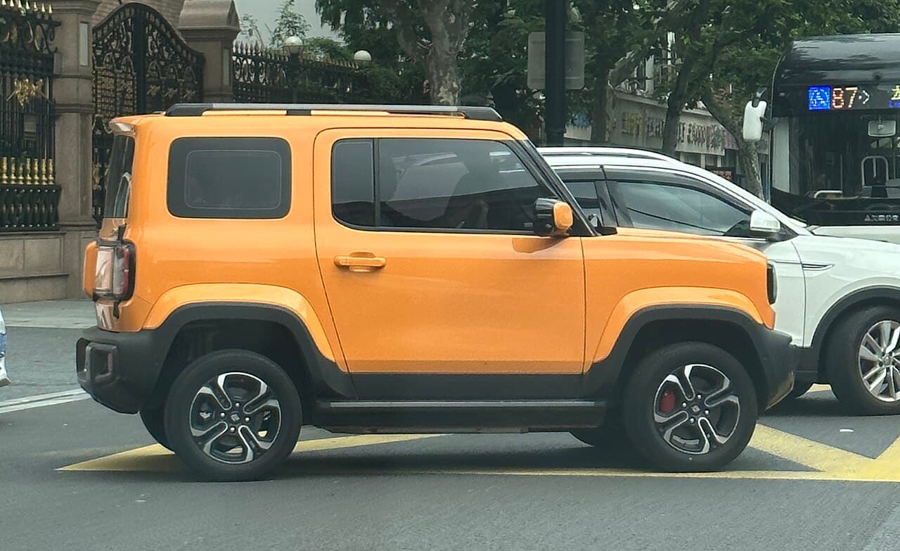 Baojun Yep Side