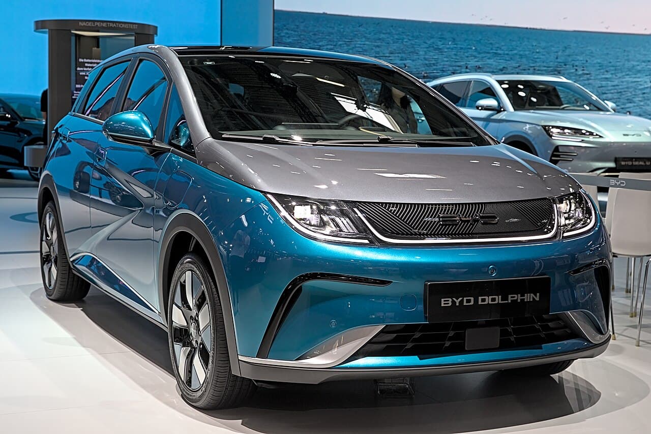 BYD Dolphin الأمام