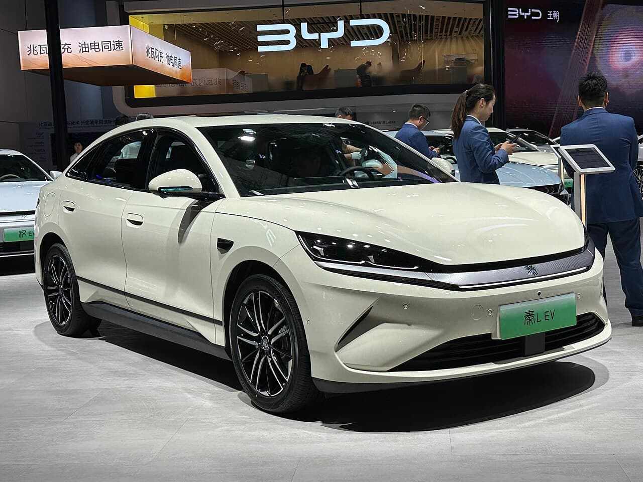BYD Qin L EV Front