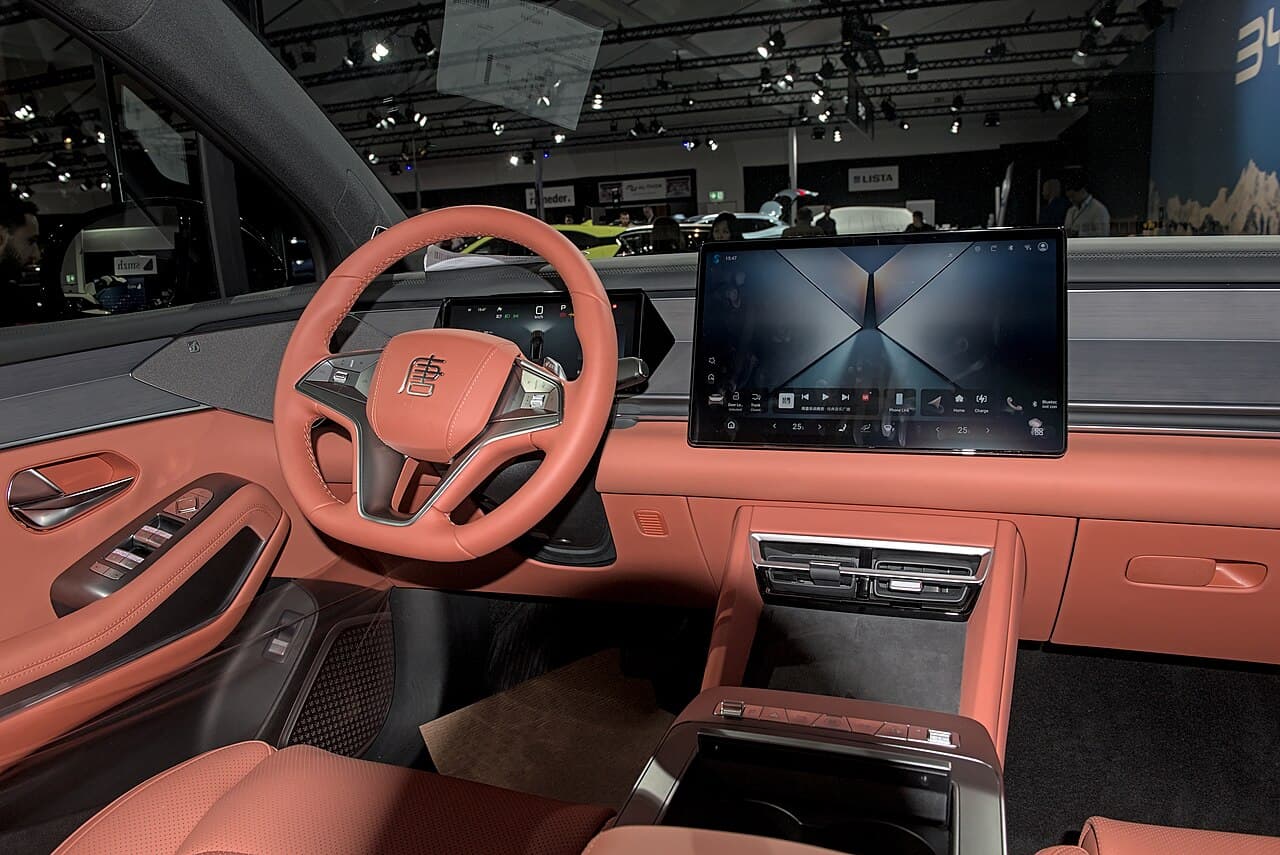 BYD Tang L Interior