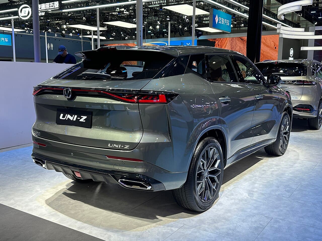 长安 UNI-Z 后方
