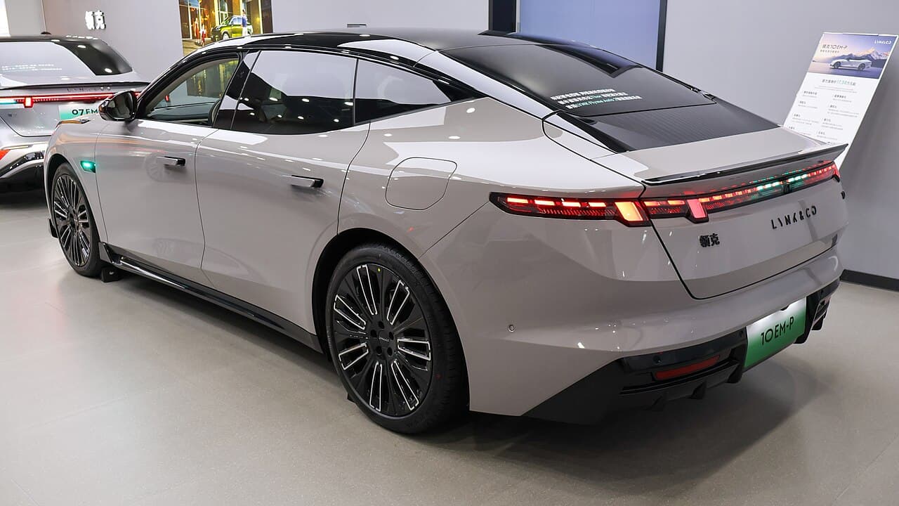 Lynk & Co 10 Rear