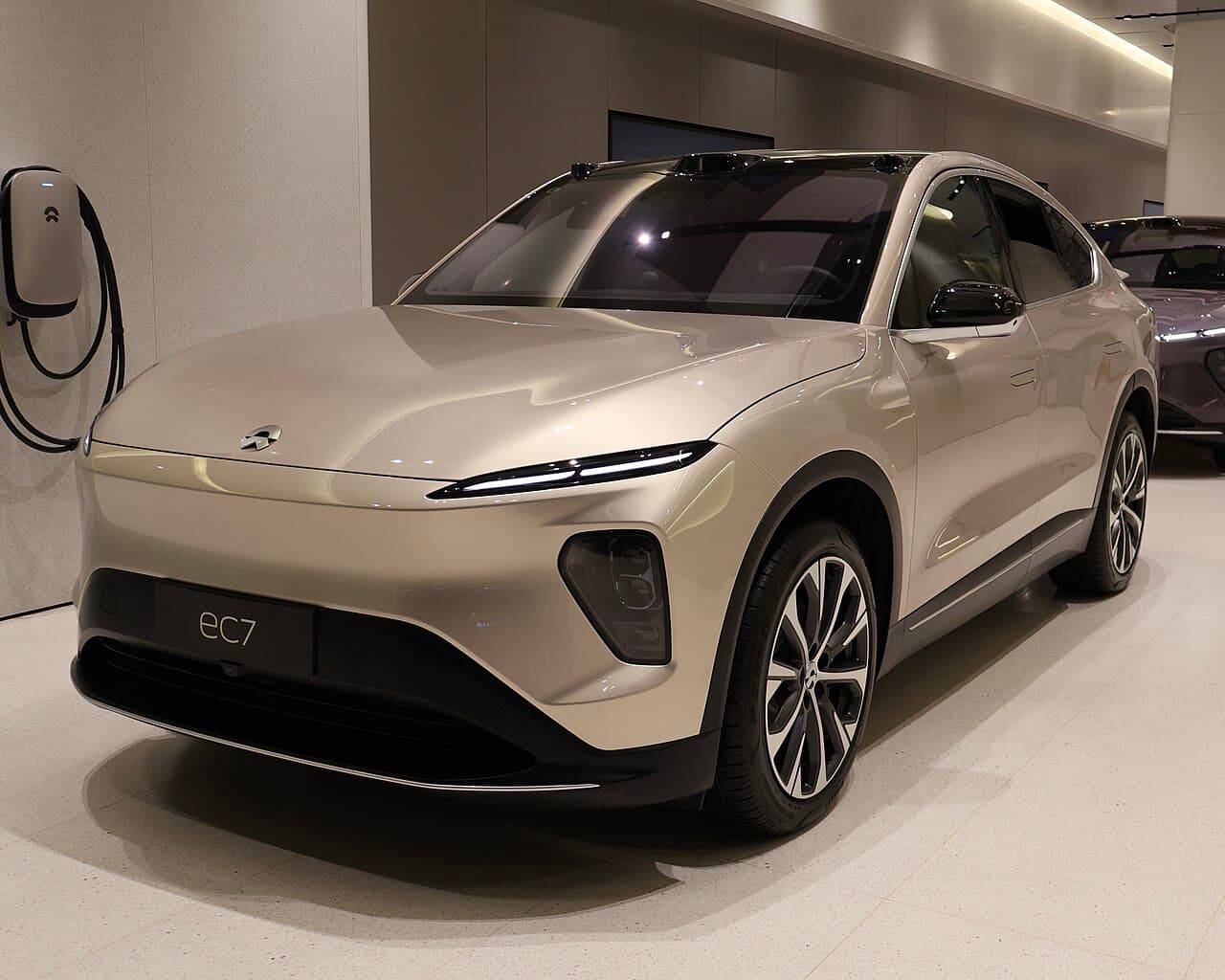 NIO EC7 الأمام