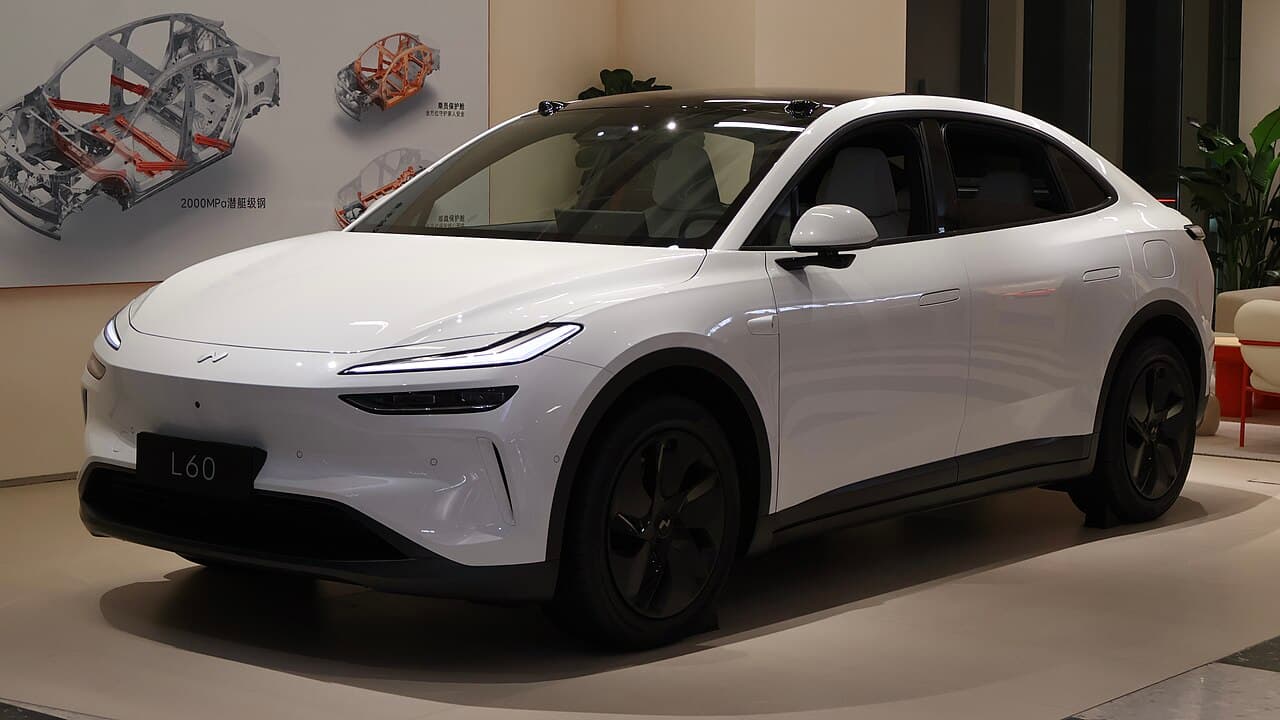 Onvo L60 الأمام