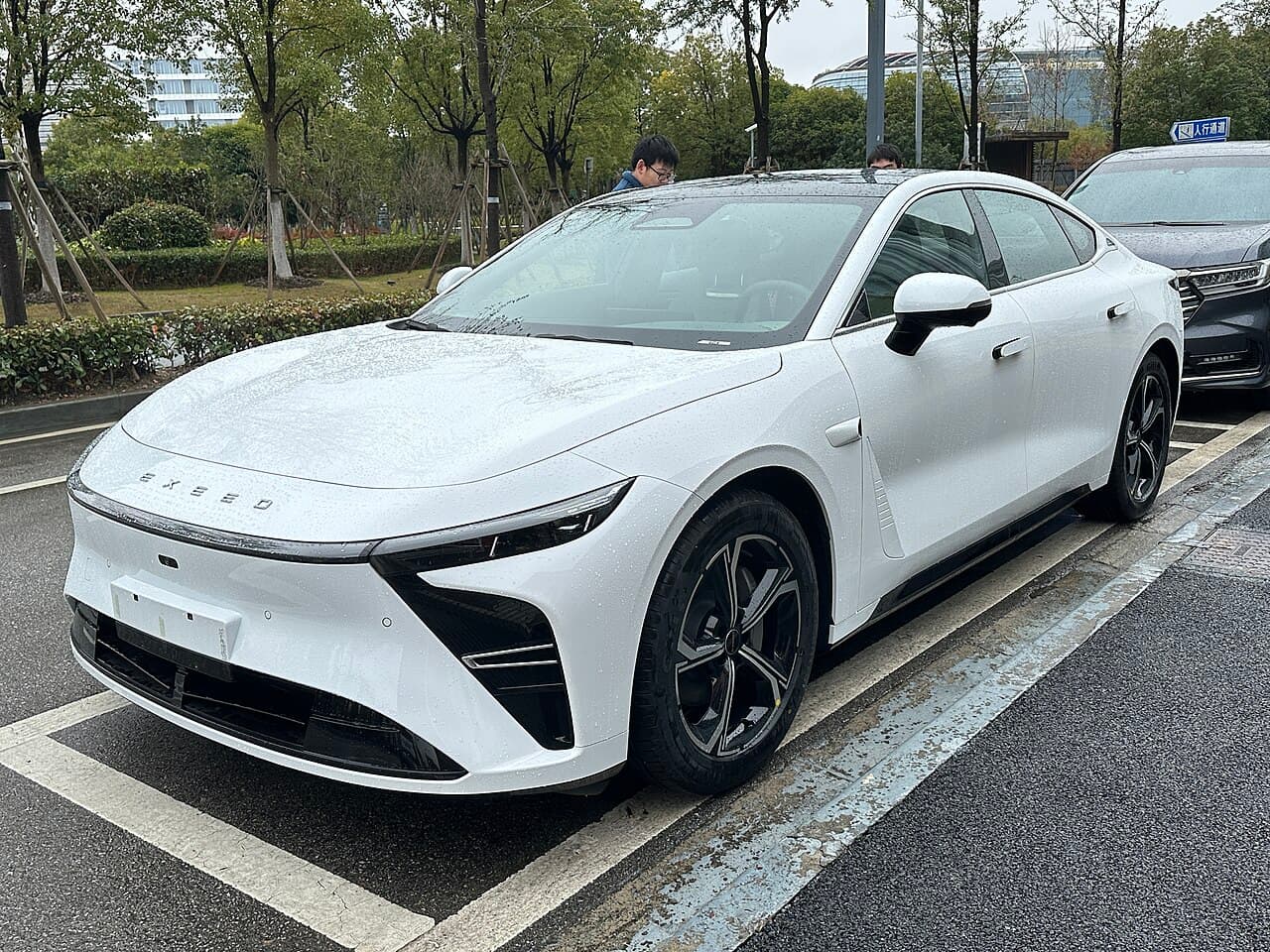 Exeed Star Era ES (Exlantix ES) الأمام
