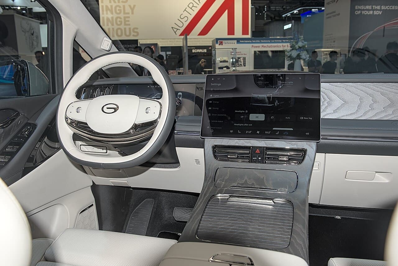 Trumpchi E9 المقصورة الداخلية