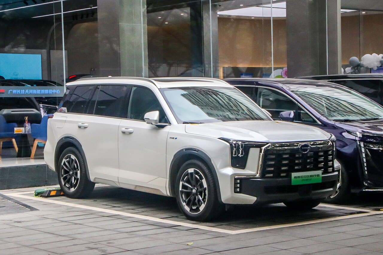 Trumpchi ES9 الأمام