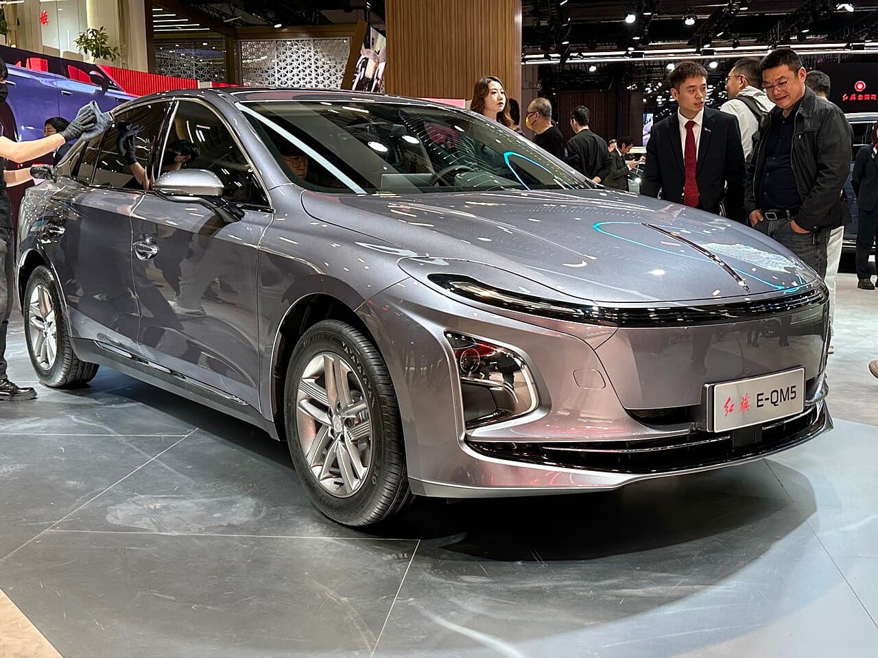 Hongqi E-QM5 Front