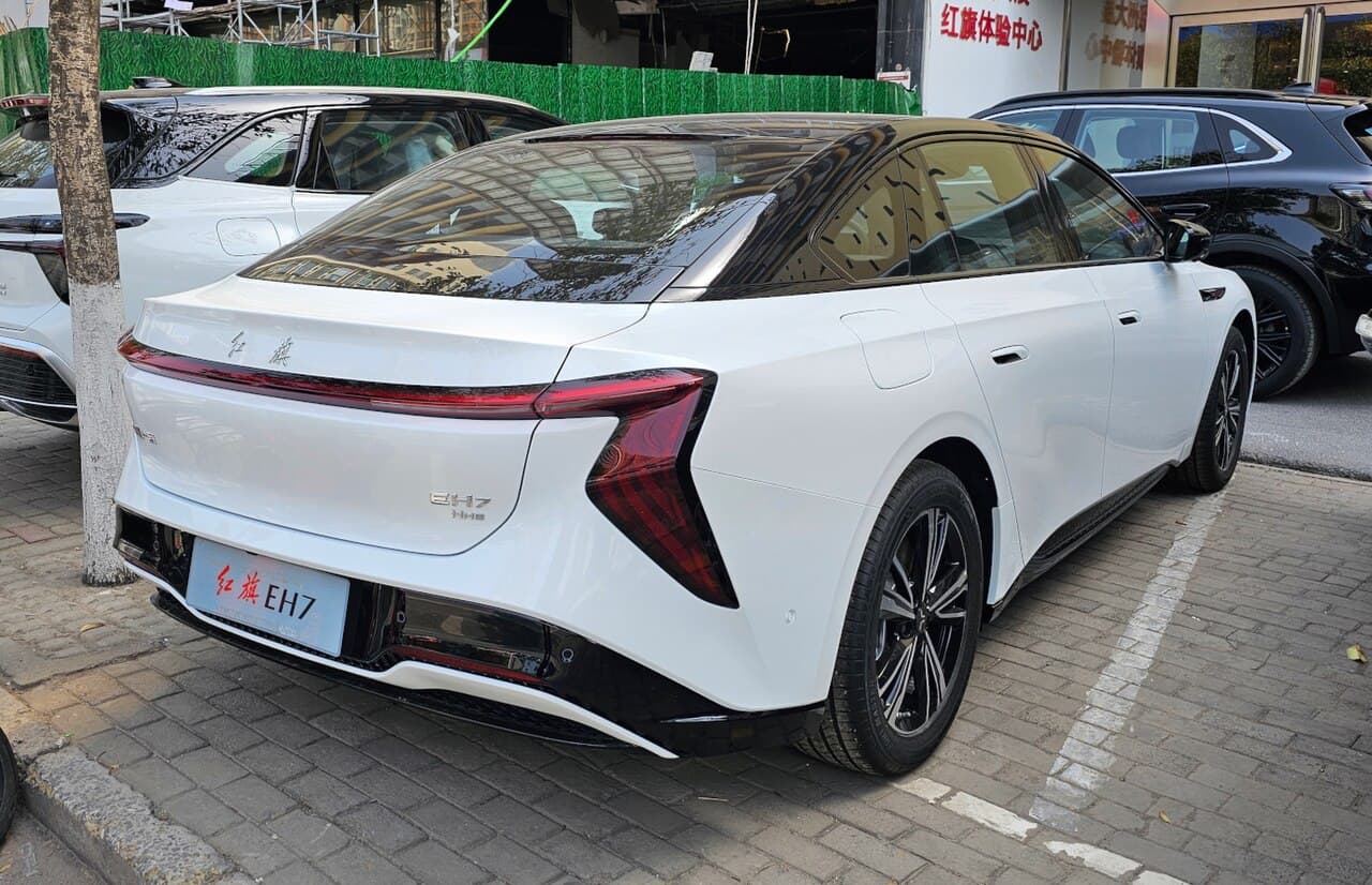 Hongqi EH7 Rear