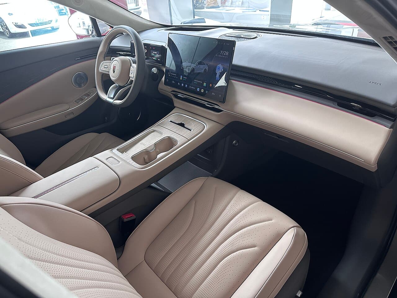 Hongqi H7 Interior