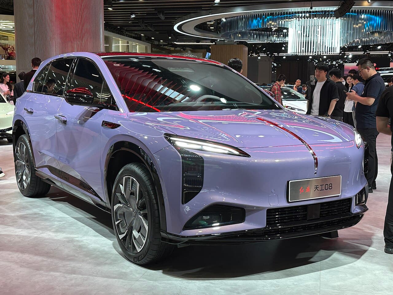 Hongqi Tiangong 08 (EHS7) الأمام