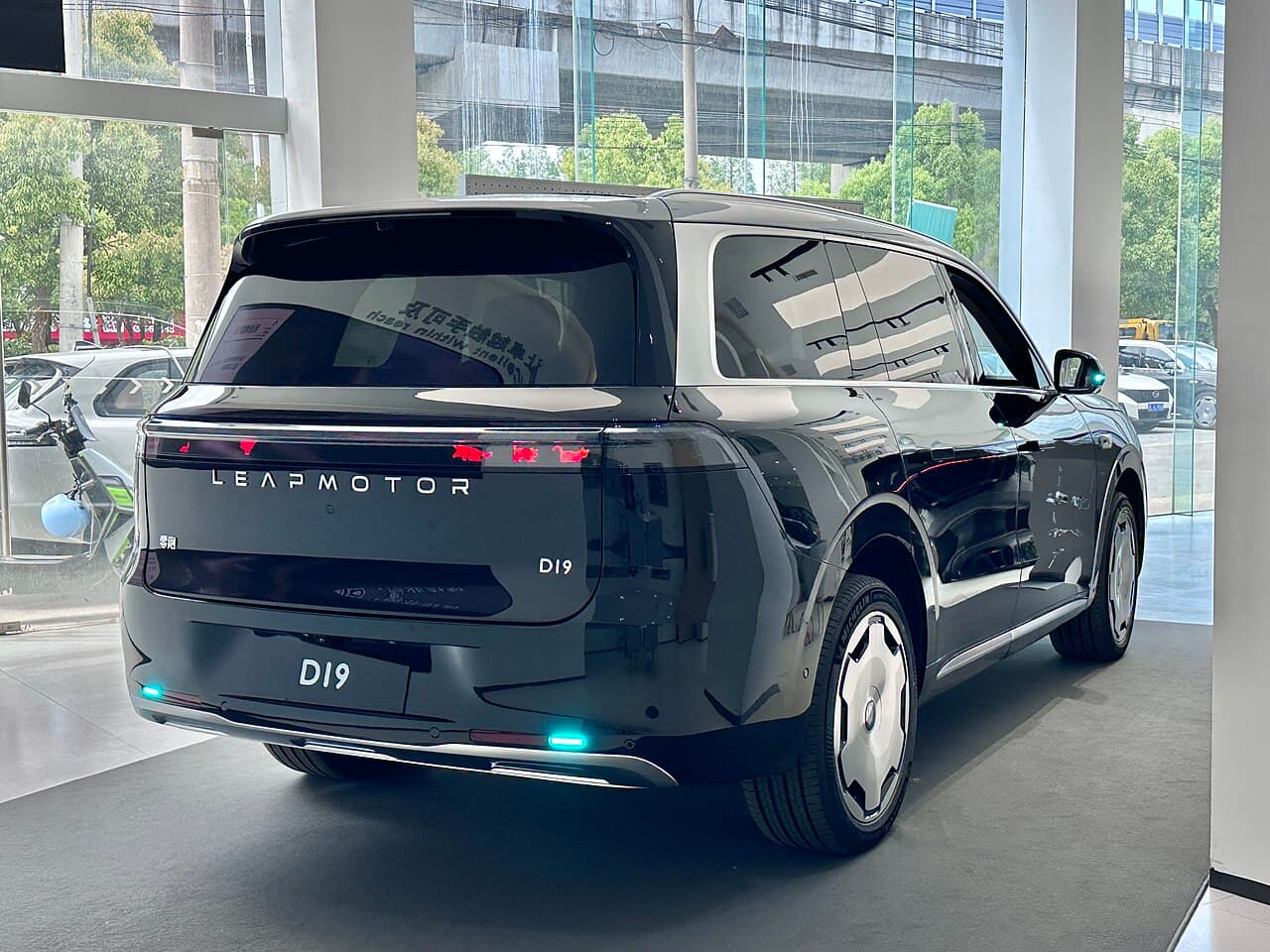 Leapmotor D19 الخلف