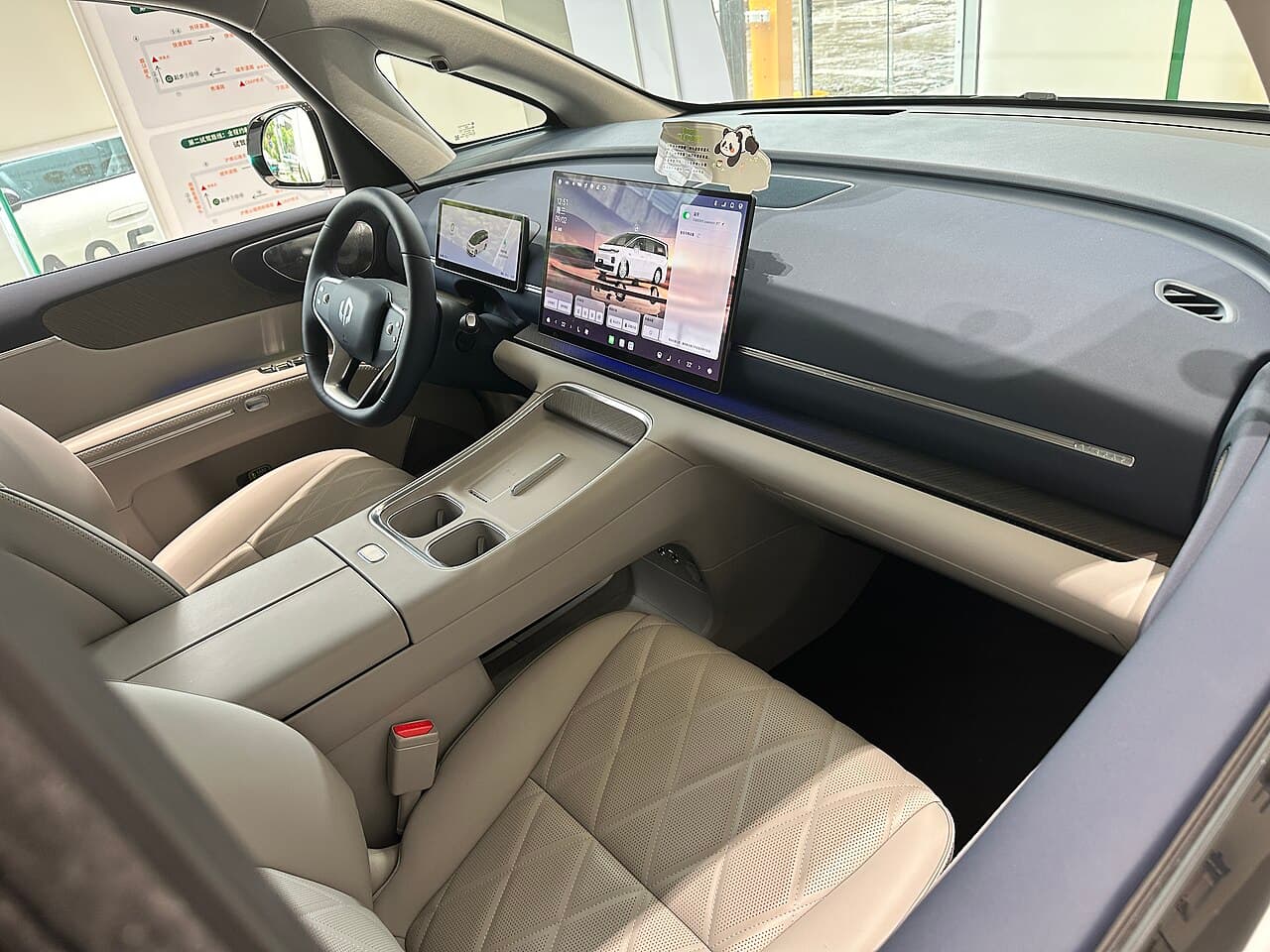 Leapmotor D99 المقصورة الداخلية