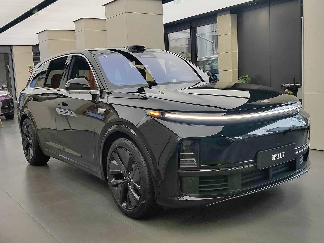 Li Auto L7 الأمام