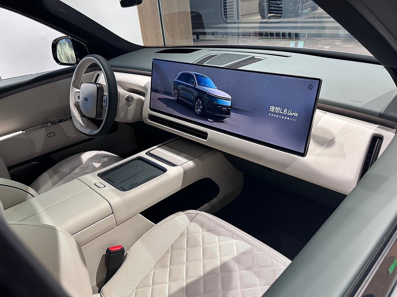 Li Auto L8 المقصورة الداخلية