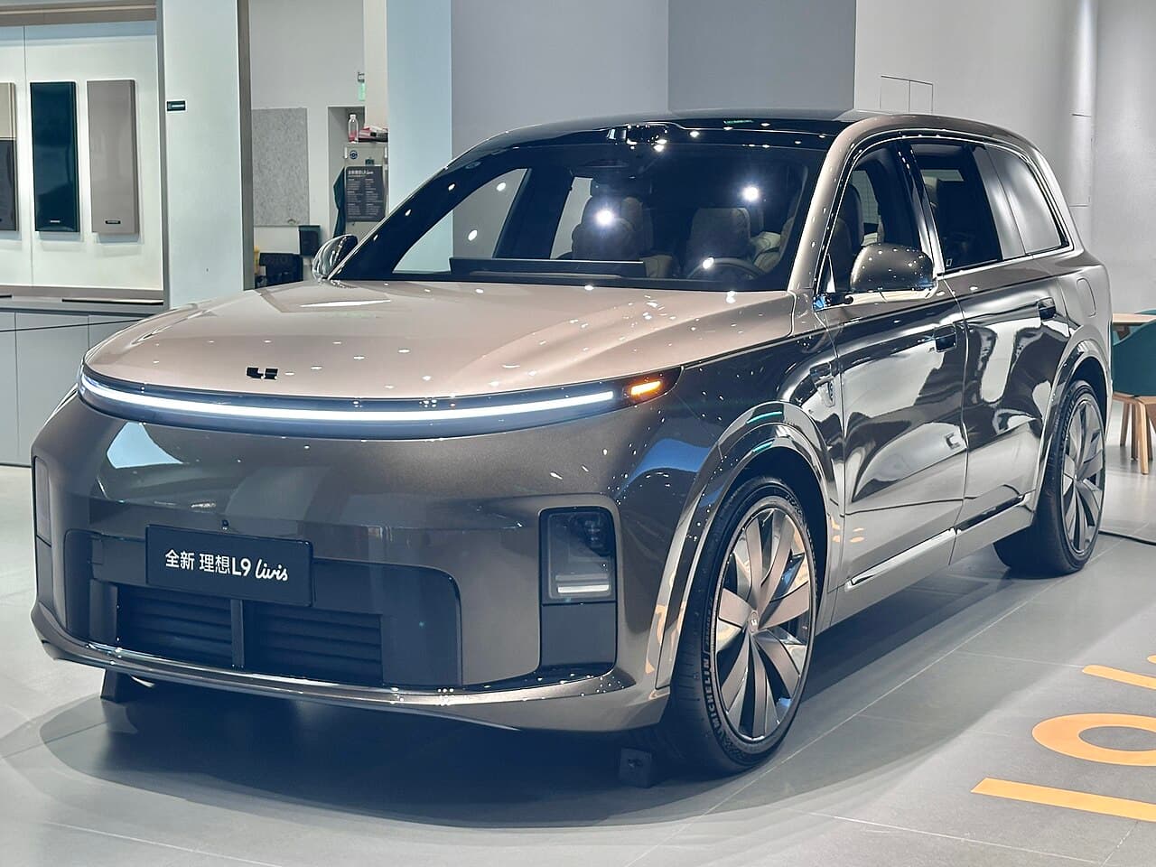 Li Auto L9 Frente