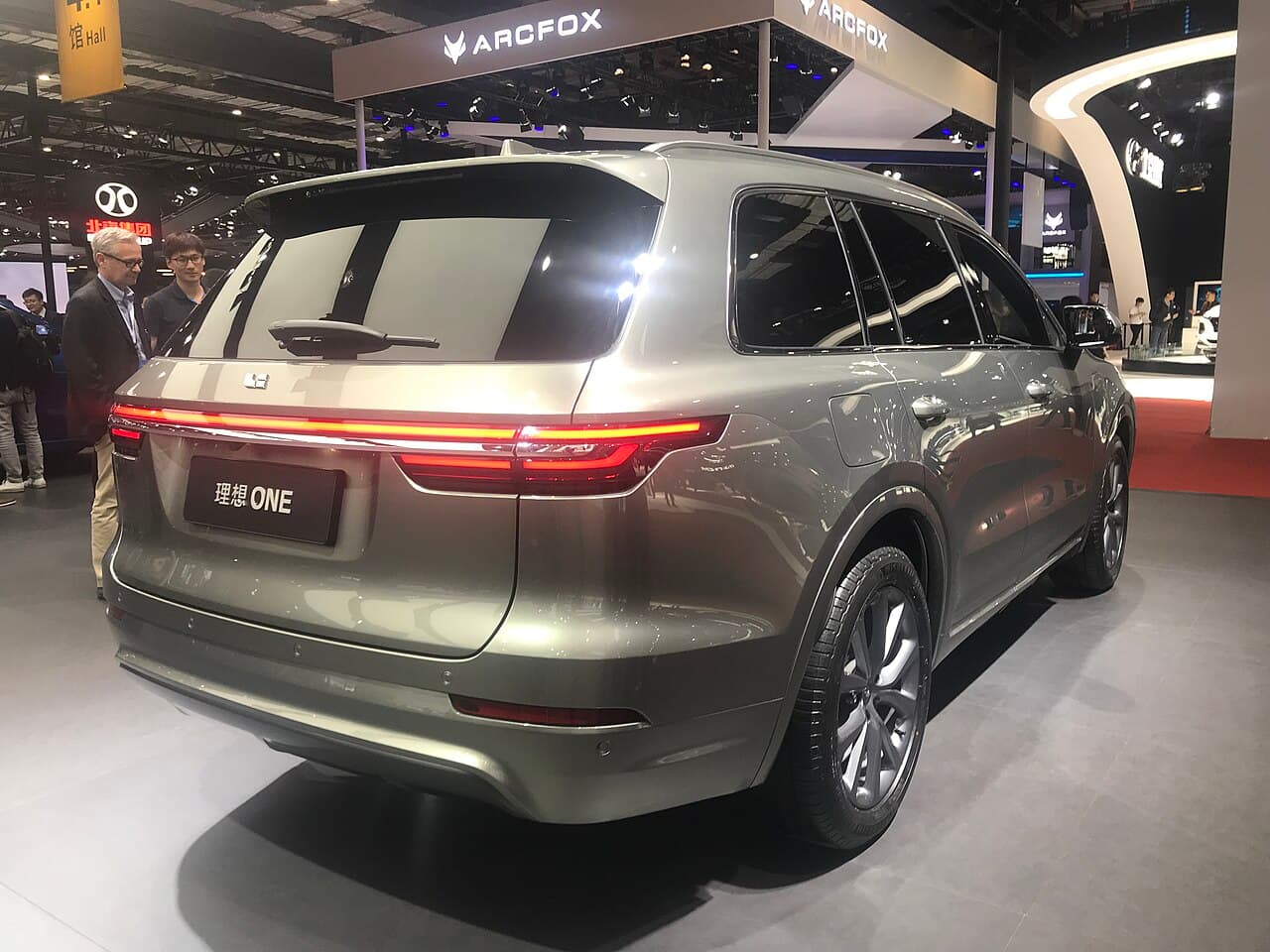 Li Auto ONE الخلف