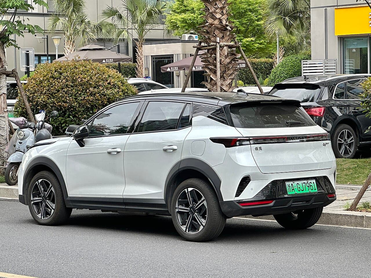 Lynk & Co 06 Rear