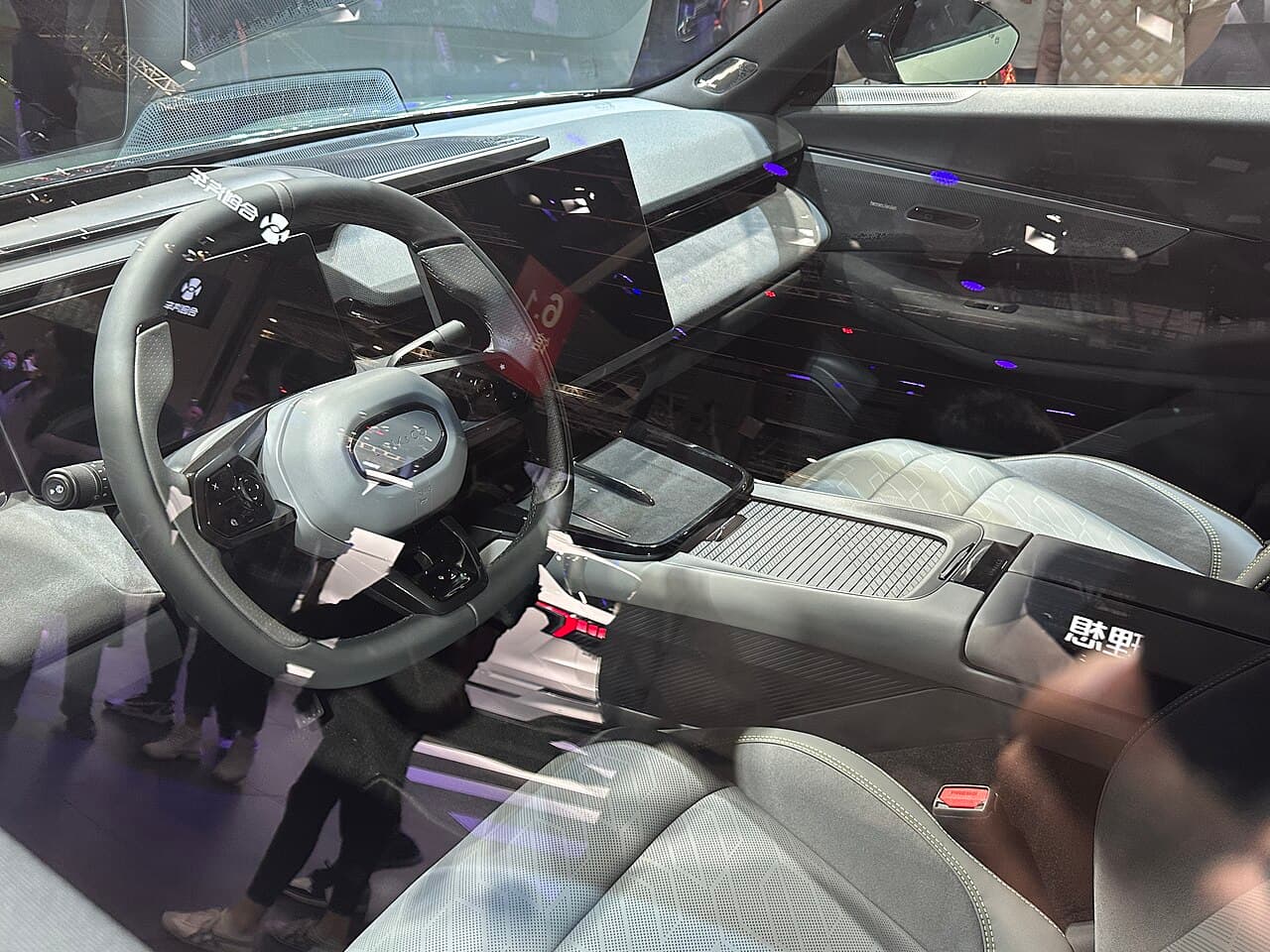 Lynk & Co 08 EM-P Interior