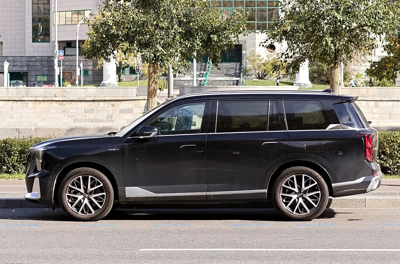 Trumpchi ES9 الجانب