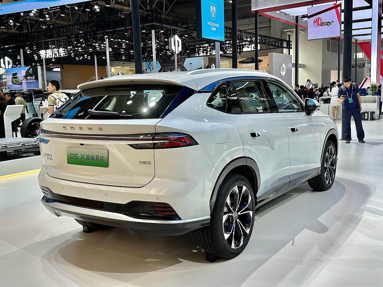 Roewe D5X DMH الخلف