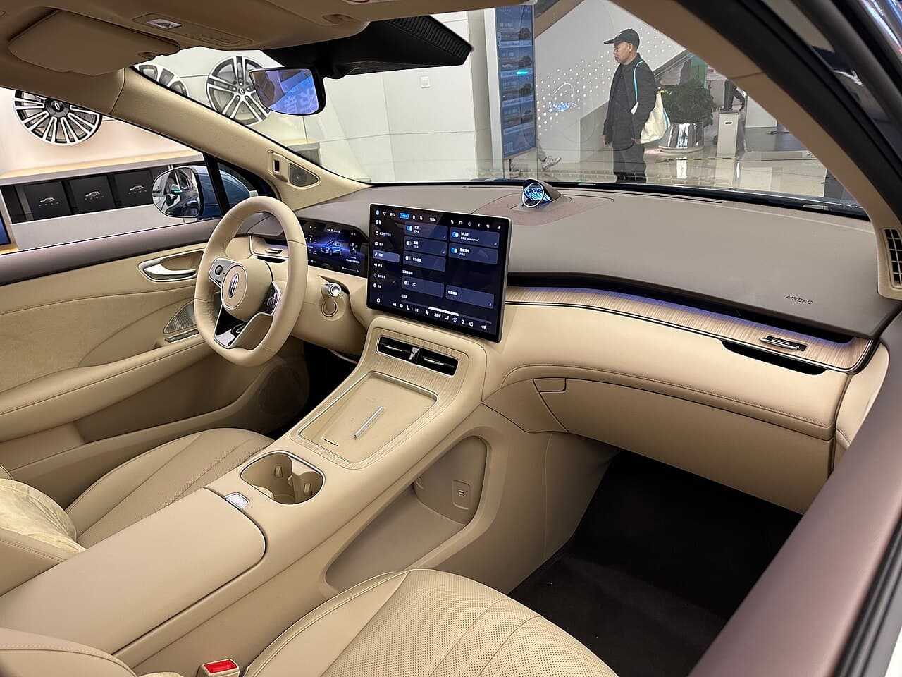 Shangjie H5 Interior