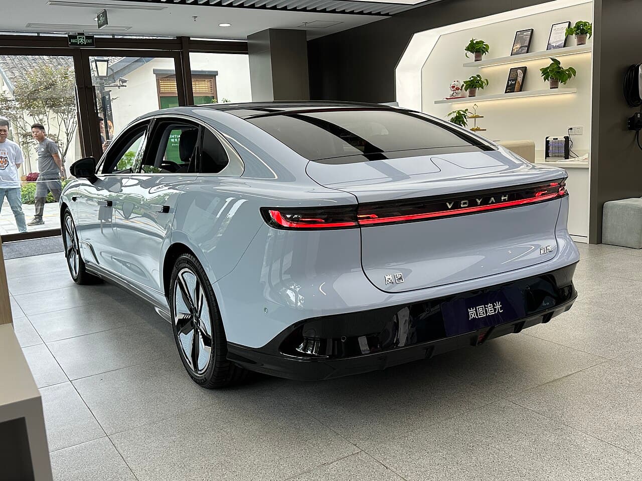 Voyah Passion Rear
