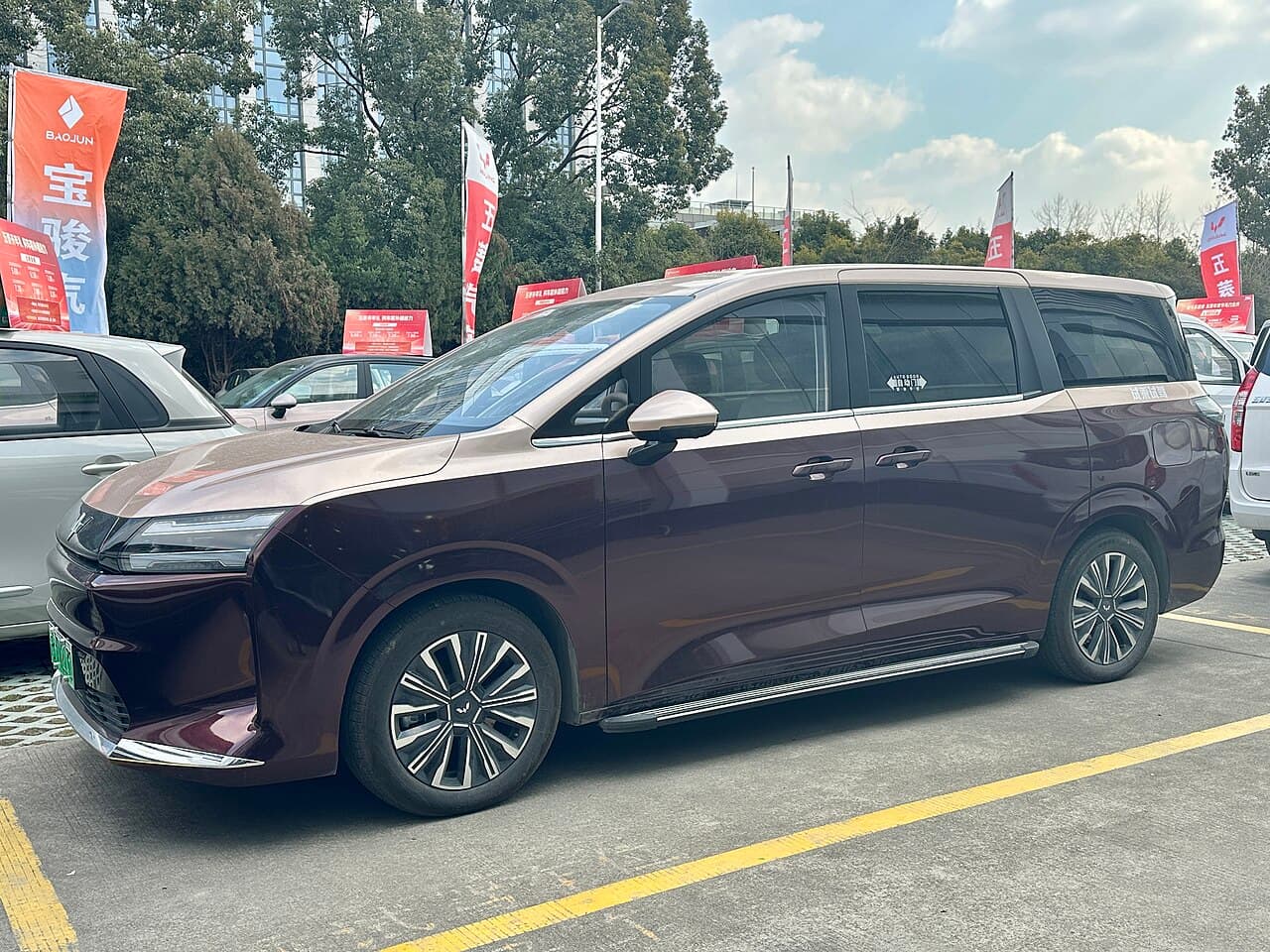 Wuling Starlight 730 Side