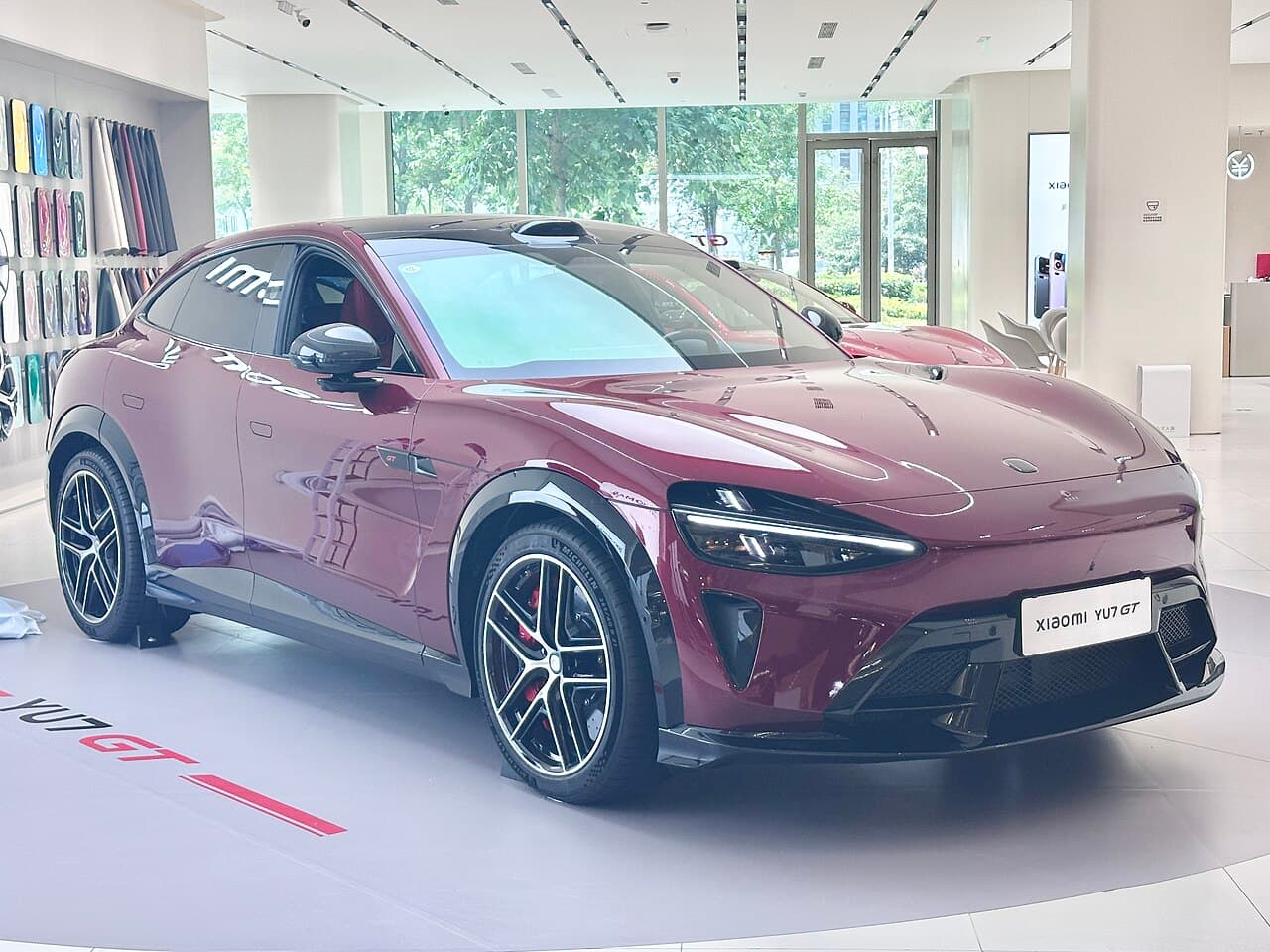 小米 YU7 GT 前方