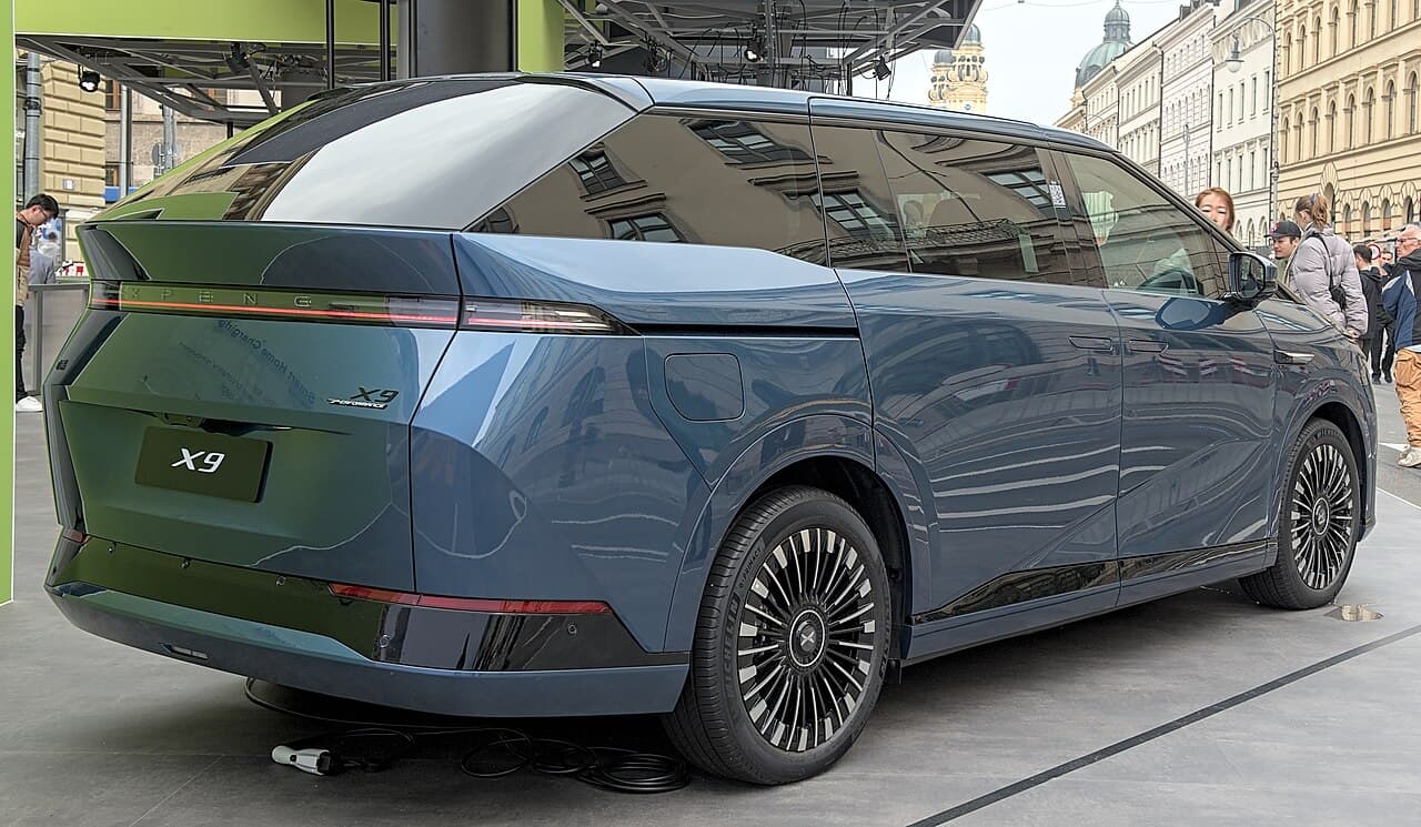 XPeng X9 Rear