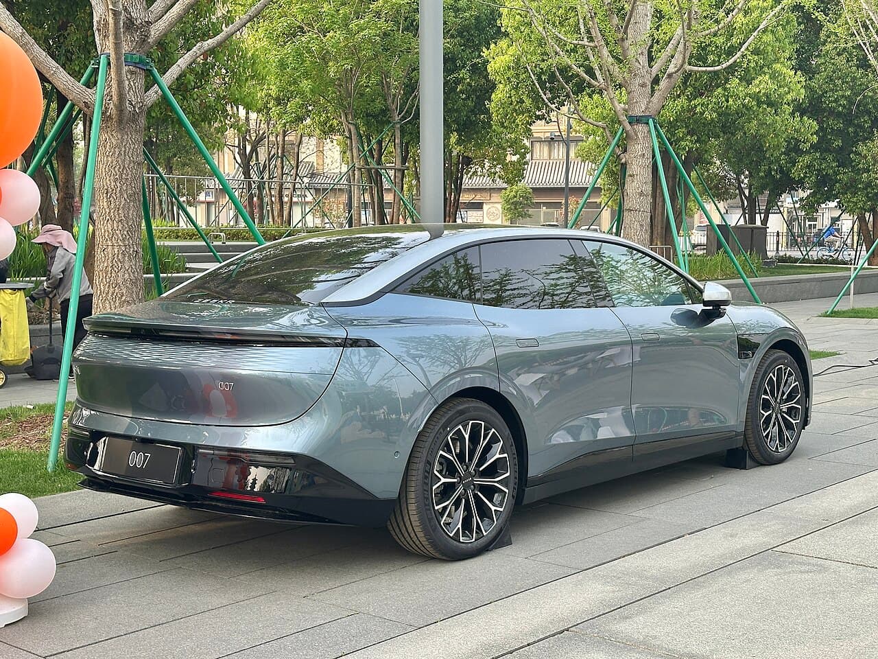 Zeekr 007 Rear