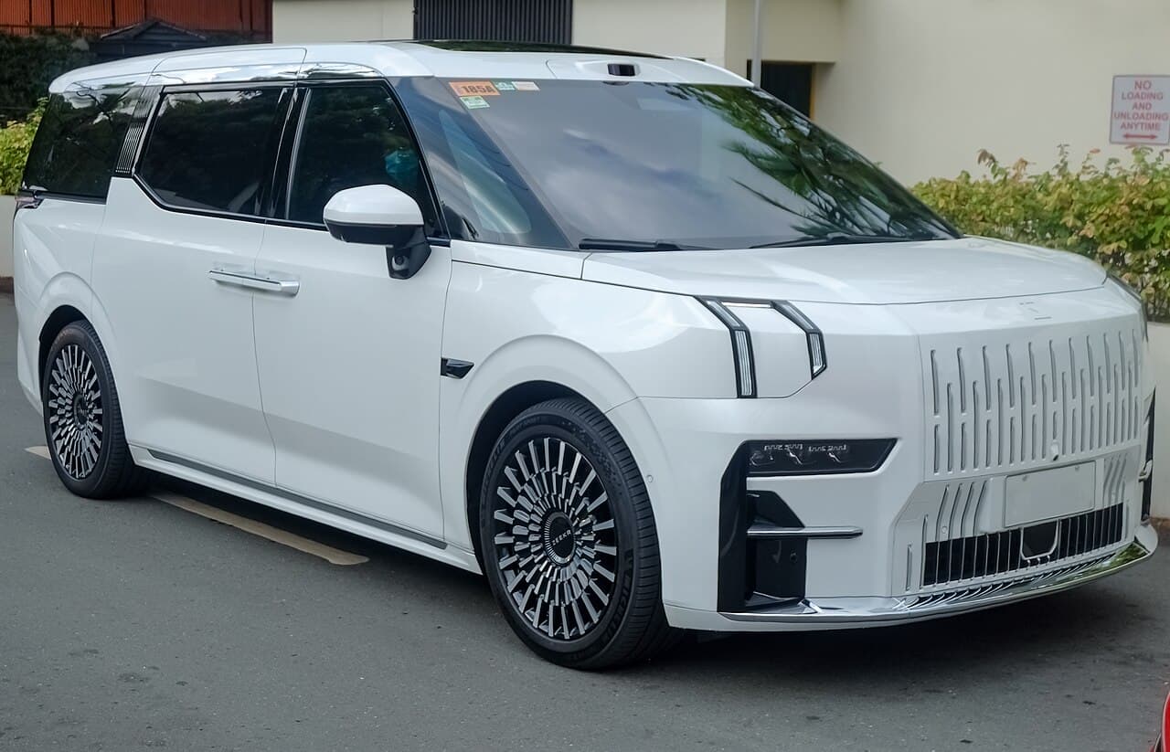 Zeekr 009 Front