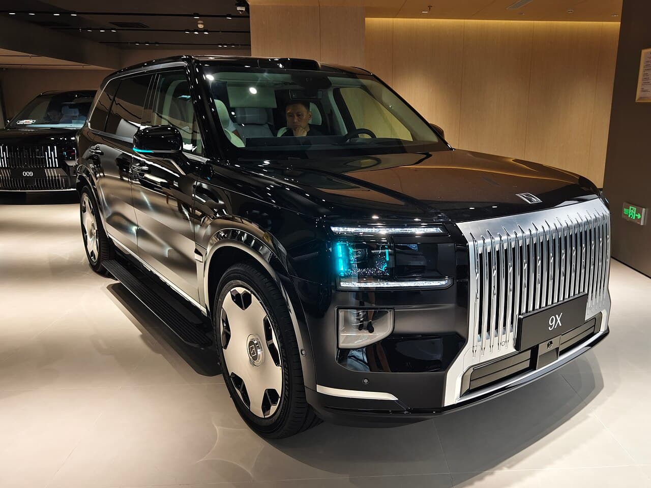 Zeekr 9X الأمام