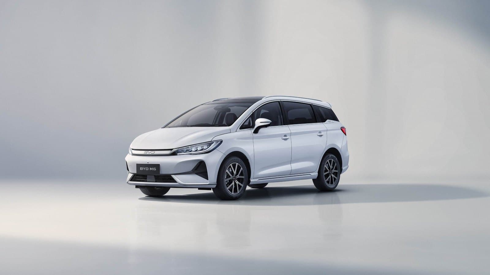 BYD M6 Aerodynamic Dragon Face
