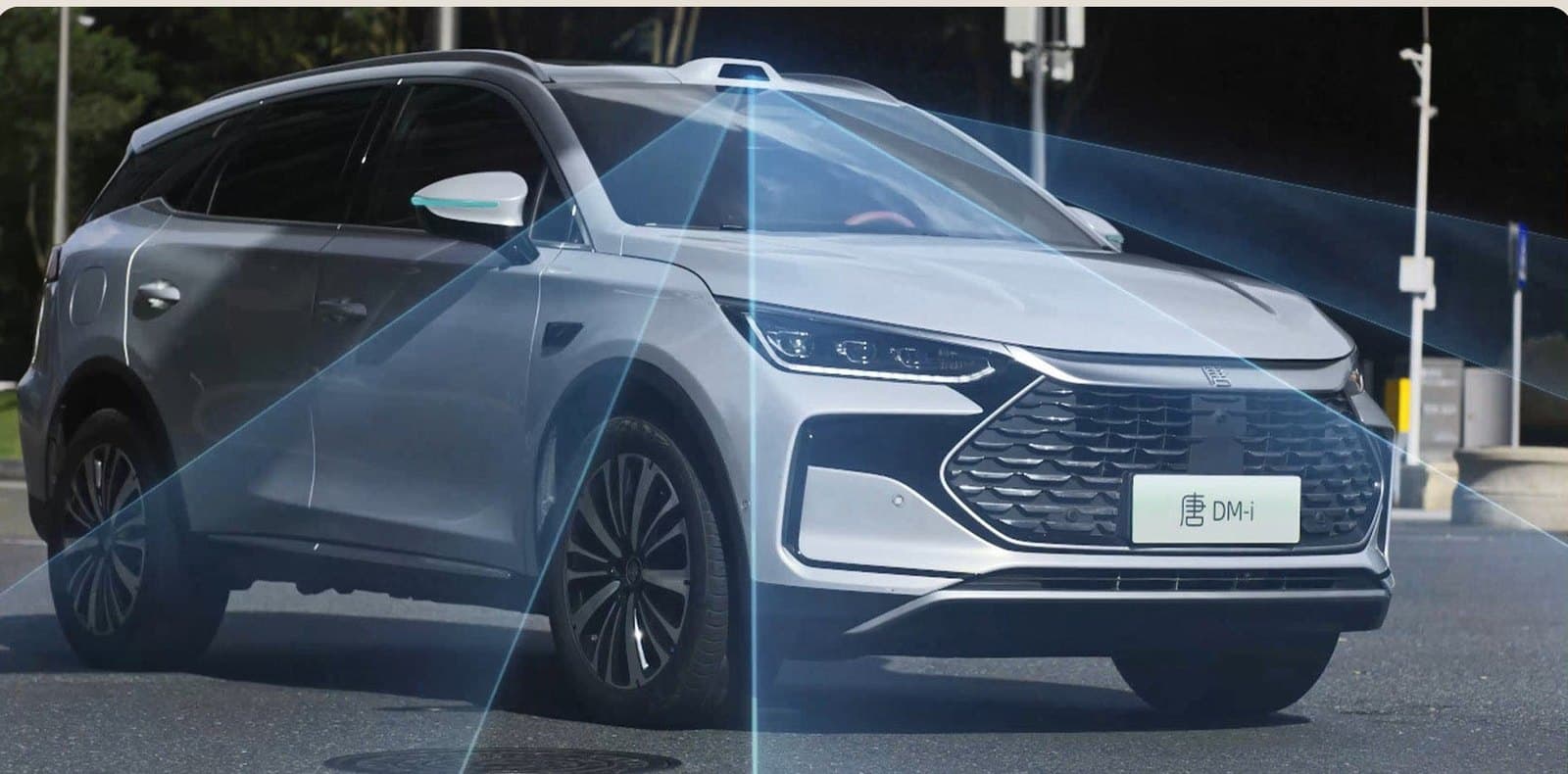 BYD Tang God's Eye B مع ليدار