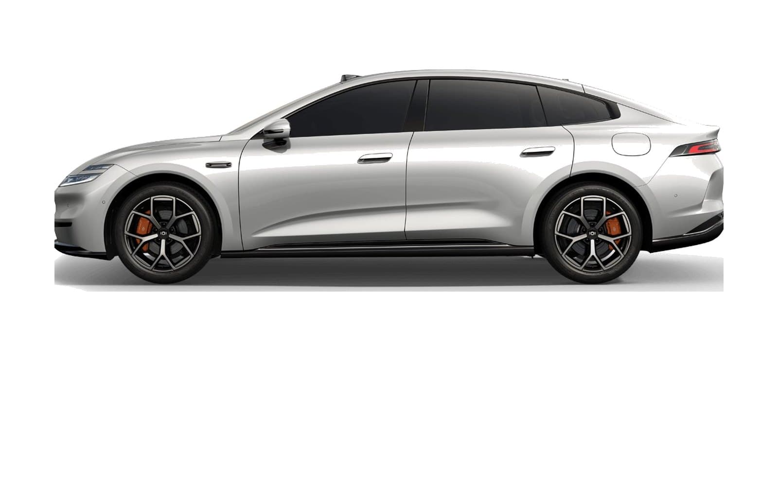 Changan Qiyuan A06 فضي متلألئ الخارج