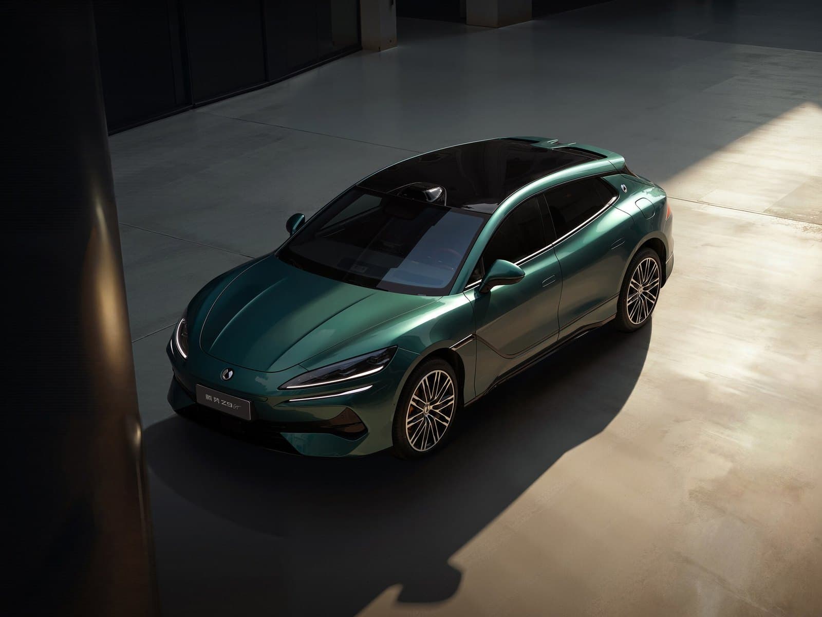 Denza Z9 GT Elegance in motion