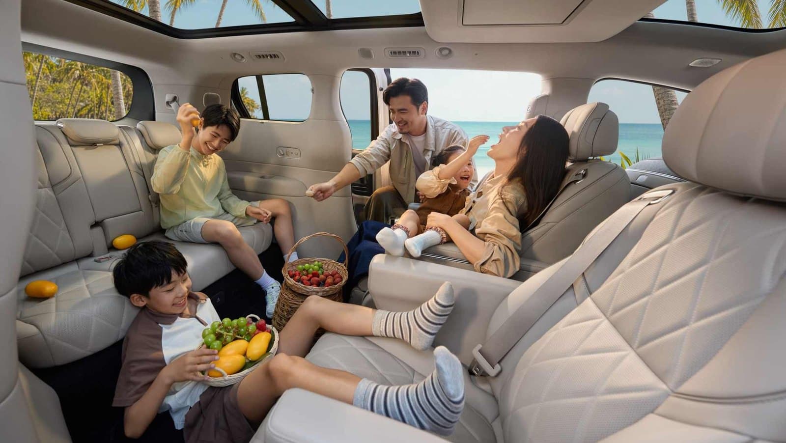 Leapmotor D99 صالة بمقاعد متقابلة