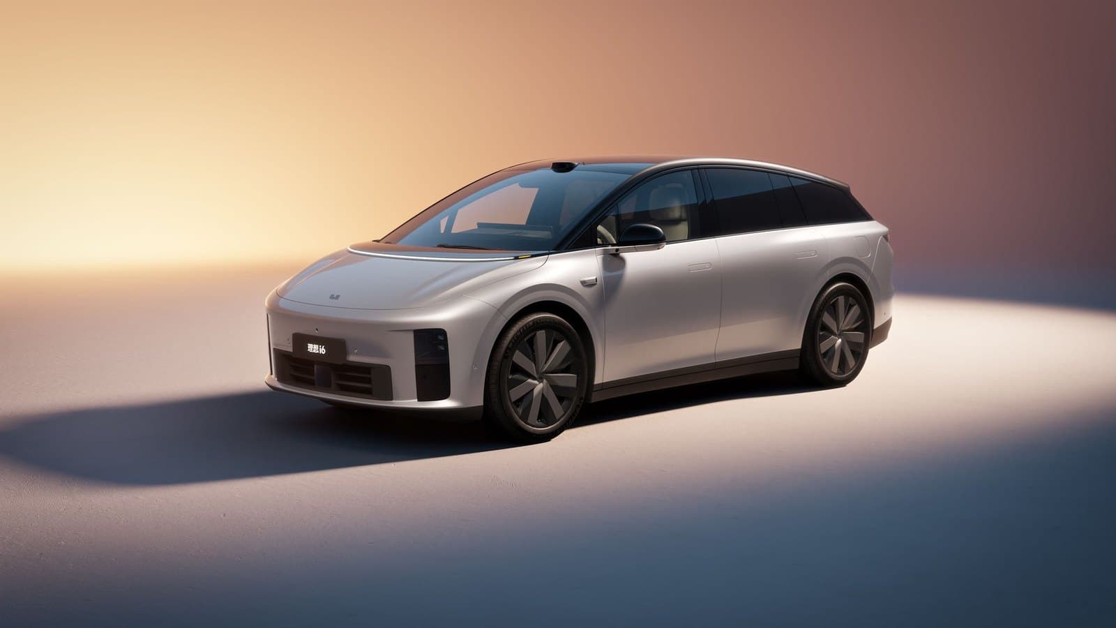 Li Auto i6 نوع جديد من سيارات SUV بخمسة مقاعد