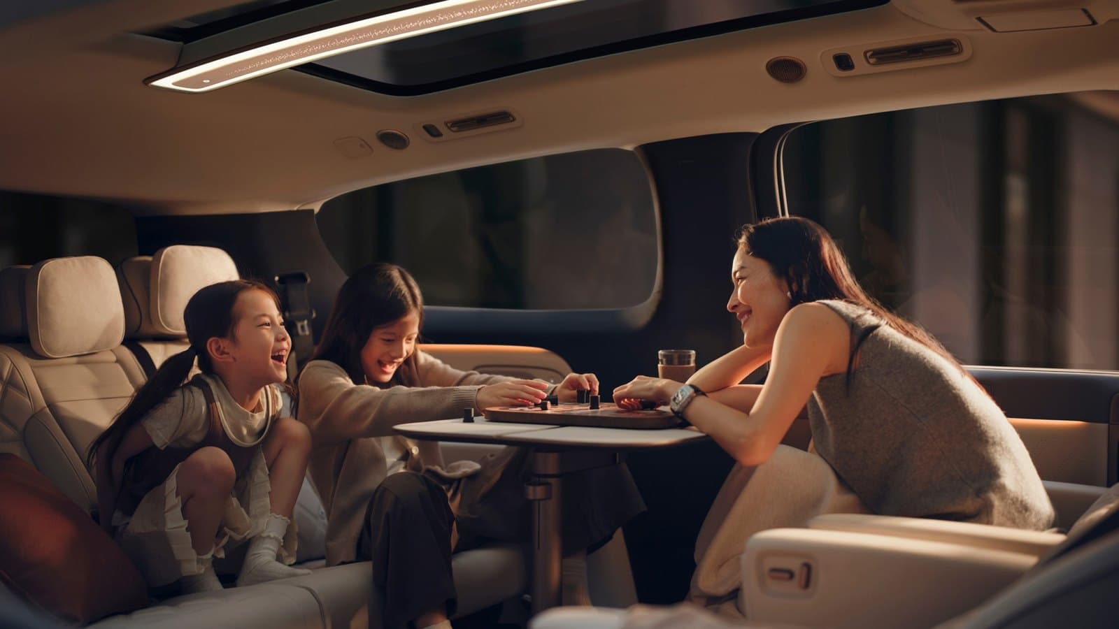 Li Auto MEGA منزل جديد على عجلات
