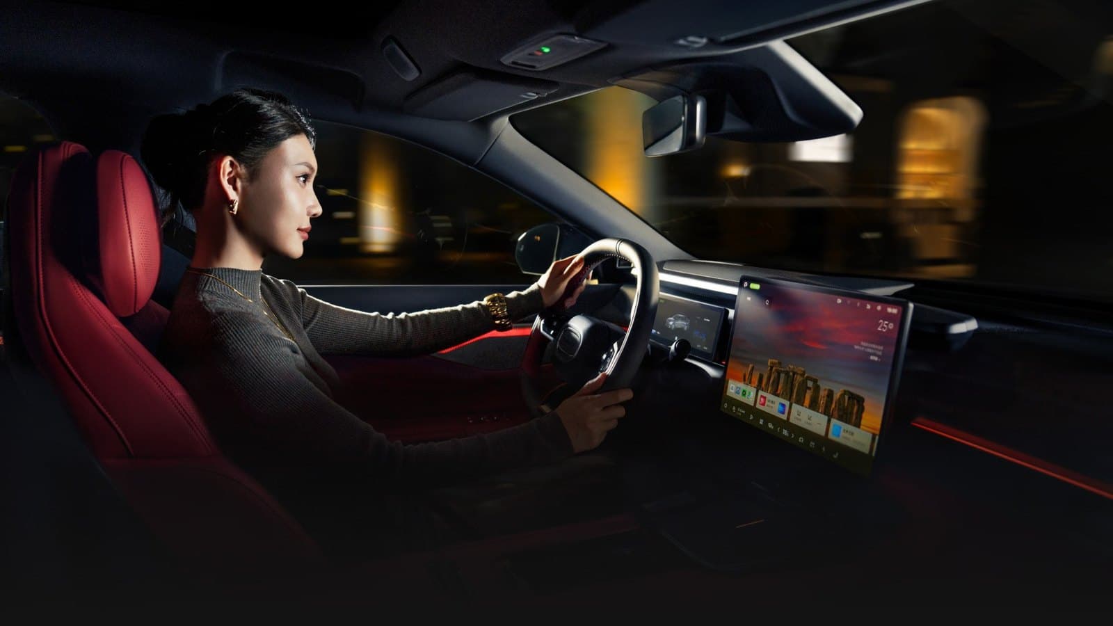 Lynk & Co 07 EM-P Connected cockpit