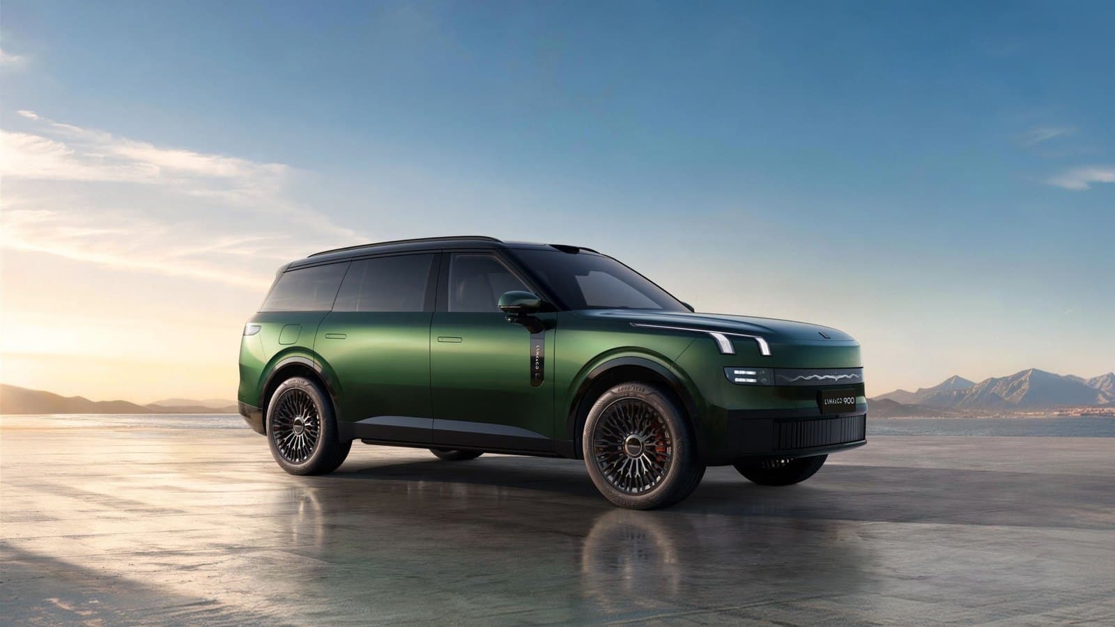 Lynk & Co 900 أخضر الغابة الجديد
