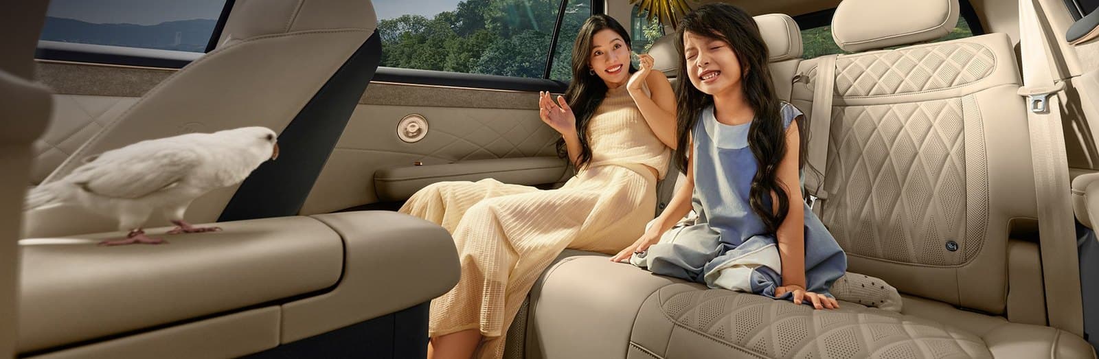 Roewe Jiayue 07 A tall, flat-floor cabin