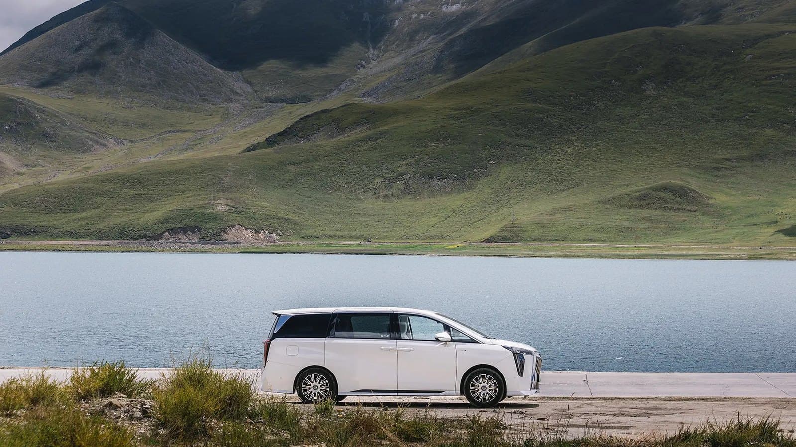 Trumpchi E9 سيارة MPV رائدة قابلة للشحن