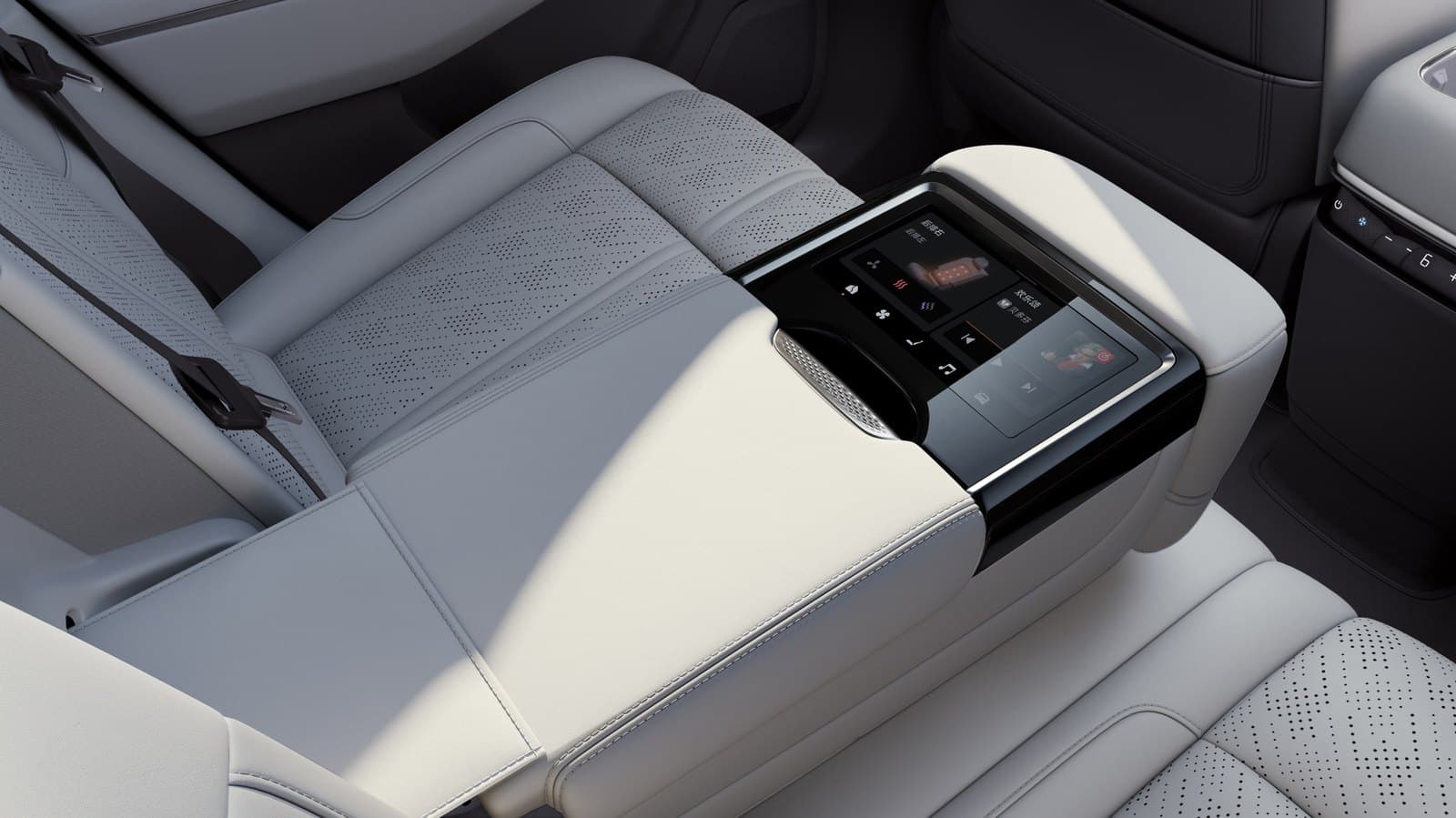 Zeekr 7X مقاعد خلفية بمستوى سيارات MPV